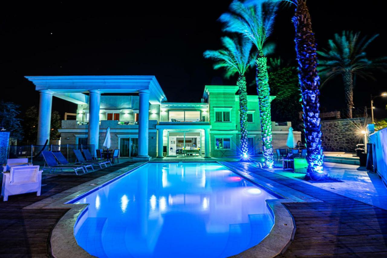 C Guest house *